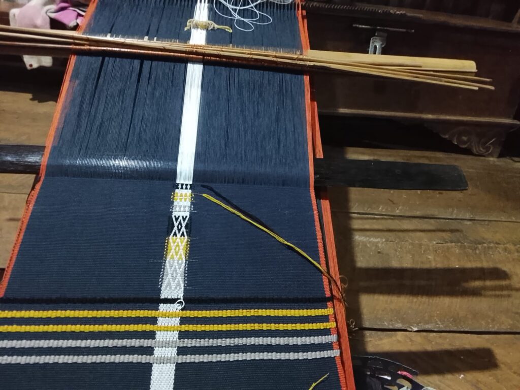 loin loom loin loom